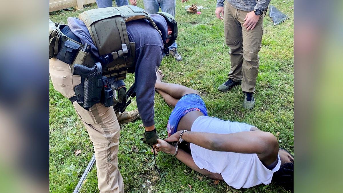 US Marshals Arrest 74,222 Fugitives in 2024, Including 5,337 Murder Suspects thumbnail