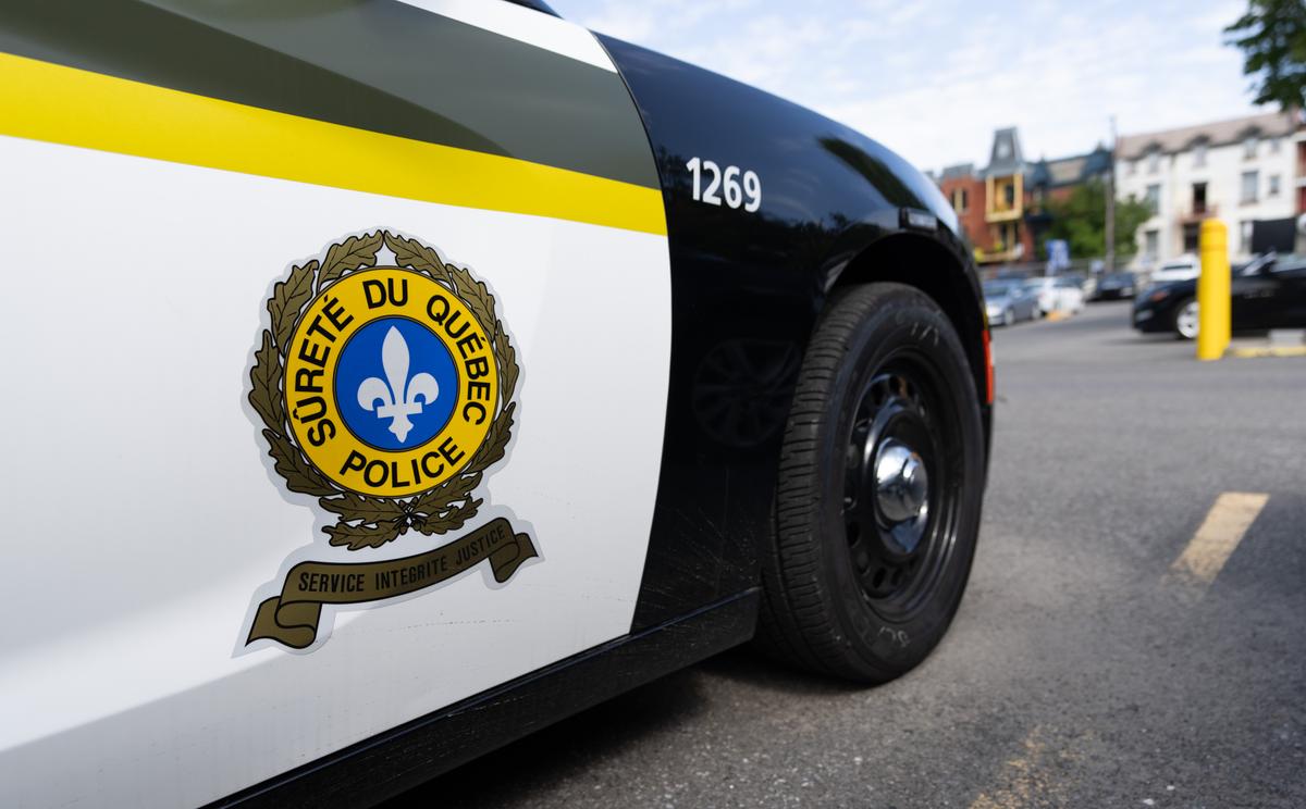 Over a Dozen Injured After Bus Swerves on Quebec Road Near Canada-US Border