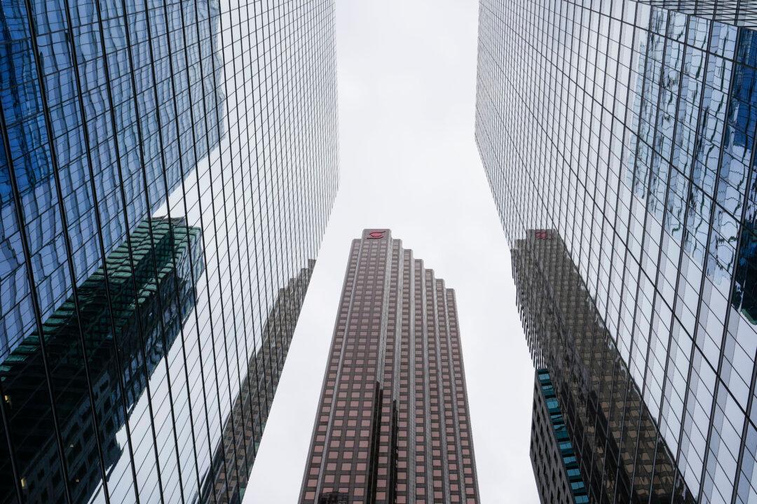 Bank CEOs See Mortgage Risk Easing as Attention Turns to Political Uncertainty