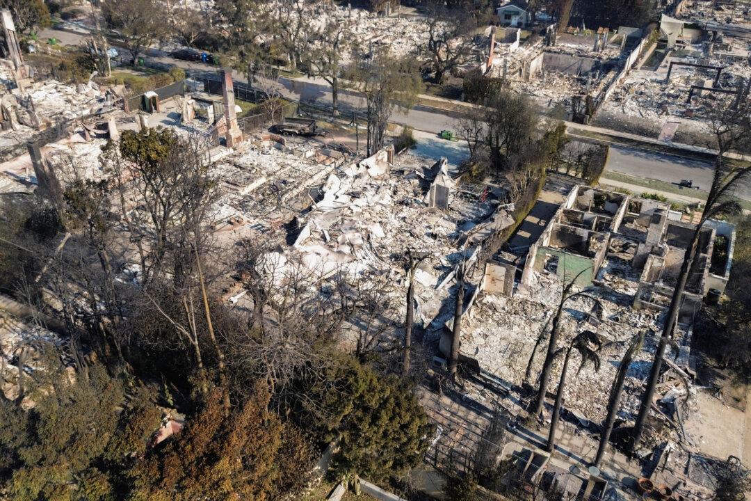 Highway Patrol Arrests Woman for Allegedly Looting Fire-Damaged Los Angeles Home