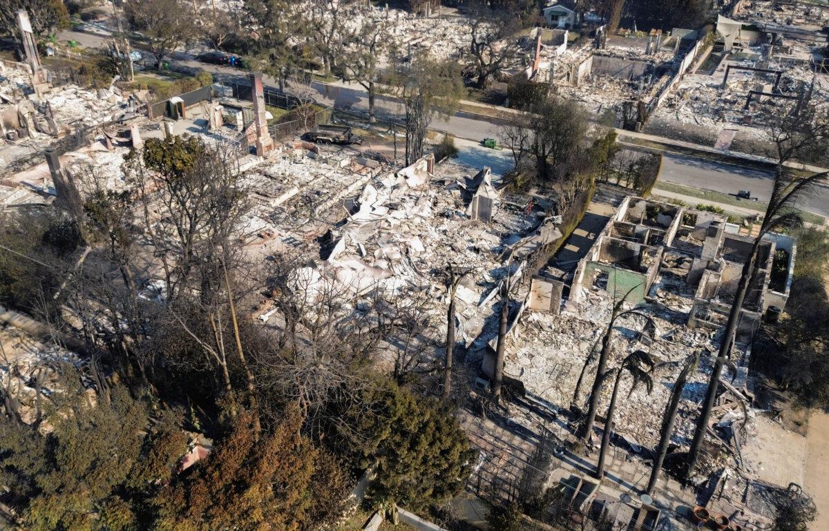 Destruction caused by the Palisades fires lines neighboorhoods near Los Angeles, Calif., on Jan. 9, 2025. (John Fredricks/The Epoch Times)
