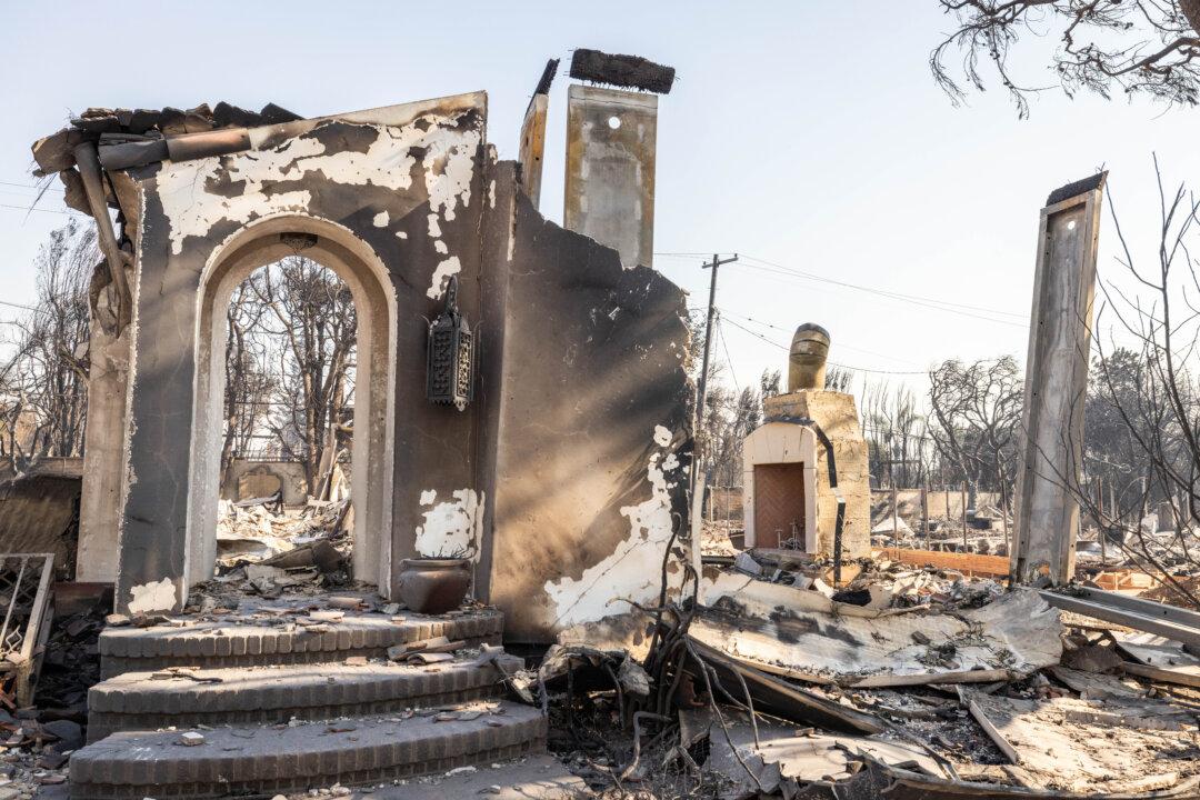 California Officials Warn Against Scammers Preying on Wildfire Victims