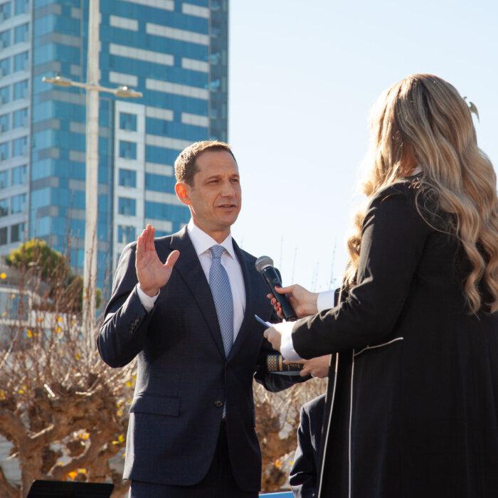 Daniel Lurie Sworn in as San Francisco’s 46th Mayor, Pledges to Tackle City’s Pressing Issues