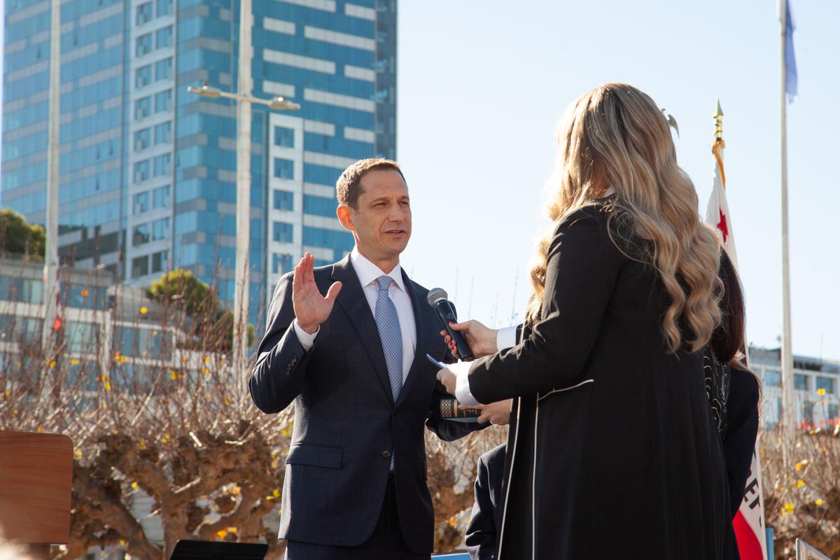 Daniel Lurie Sworn in as San Francisco’s 46th Mayor, Pledges to Tackle City’s Pressing Issues