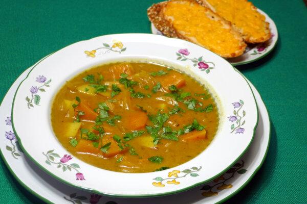 Winter Squash Soup With Cheddar Cheese Toasts