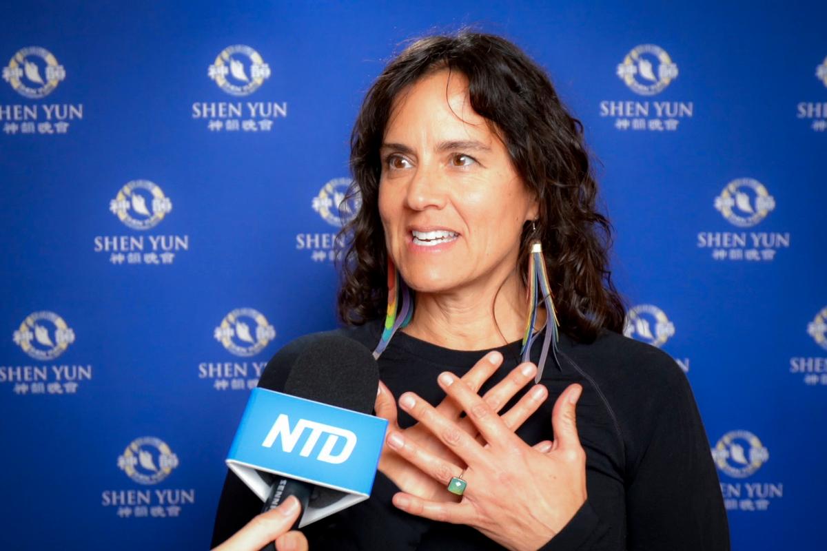 ‘Deeply Touched, Inspired’ by Shen Yun, Says Writer thumbnail