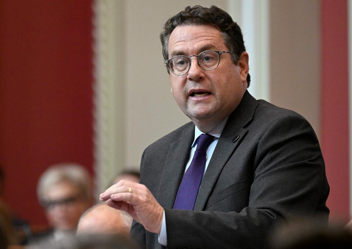 Quebec to Expand Religious Symbol Ban and Require Students to Uncover Faces