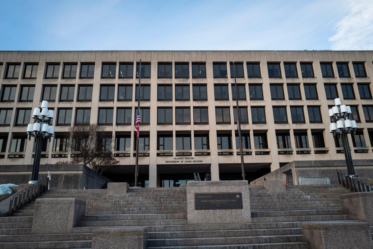 US Job Growth Slowed in July—Key Takeaways 2 The U.S. Department of Labor in Washington on Jan. 14, 2025. (Madalina Vasiliu/The Epoch Times)
