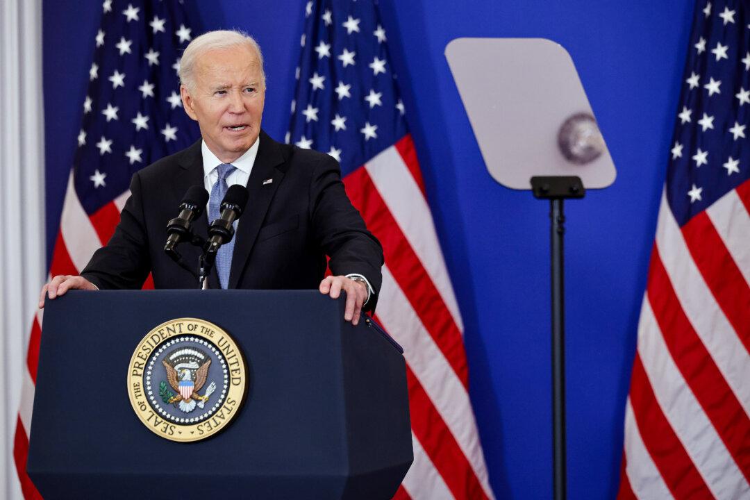 Biden Pens Farewell Letter to Americans