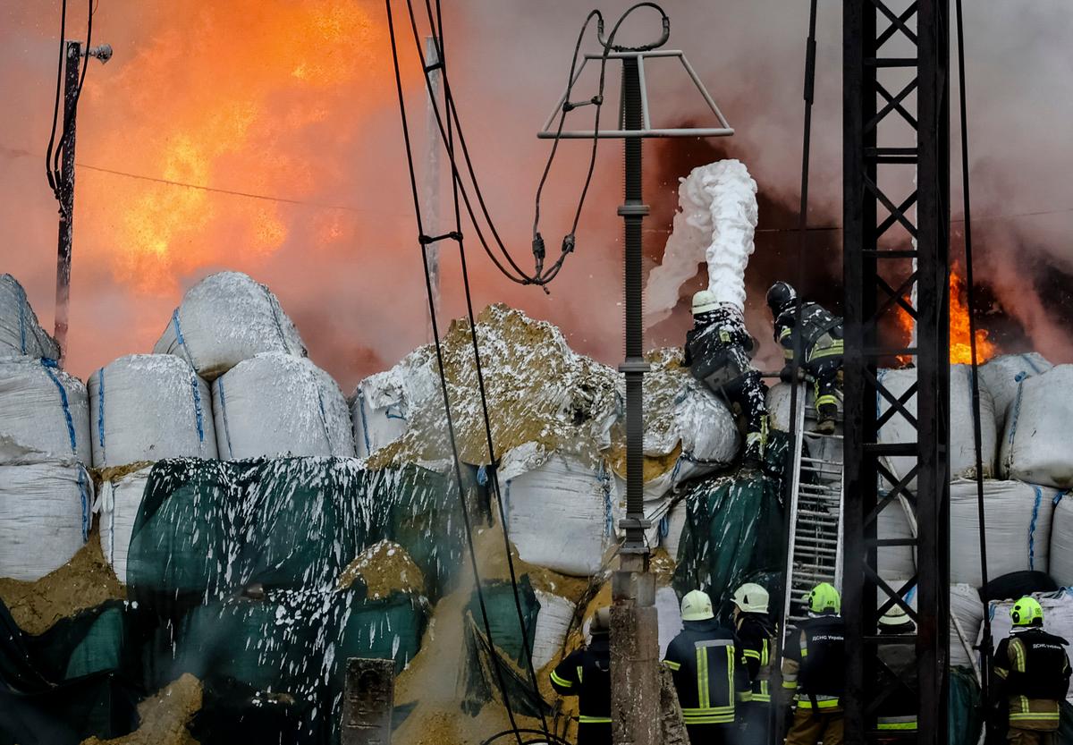 Russia Responds to Missile Attack With Aerial Blitz on Ukrainian Energy Sites