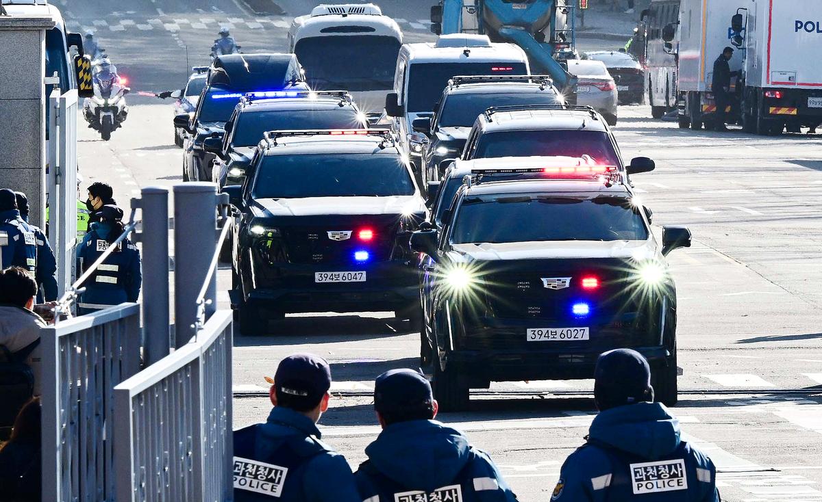 South Korean Court Extends President Yoon’s Detention, Supporters Clash With Police