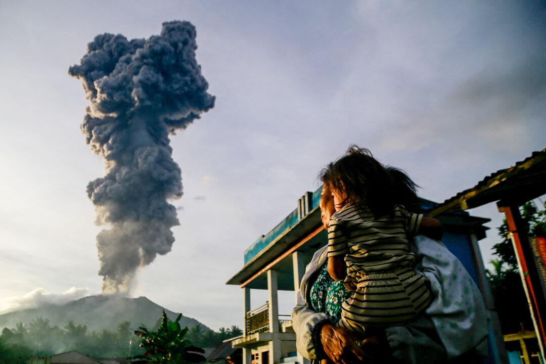 Rescuers Evacuate 3,000 Residents Near Indonesia’s Mount Ibu After Eruption