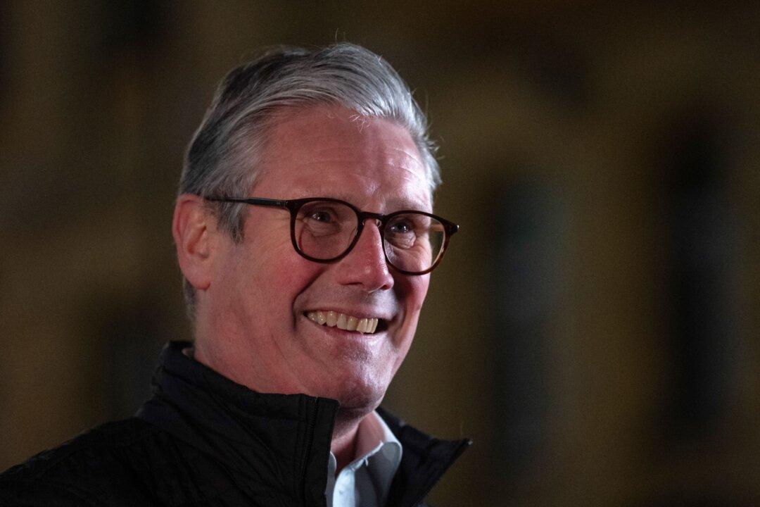 Starmer to Hold Talks on New Security Treaty During Visit to Poland