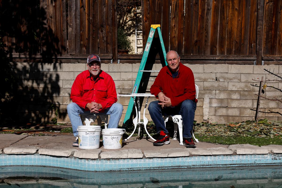 Neighbors on Christmas Tree Lane Battled California Wildfire 2 Buckets at a Time