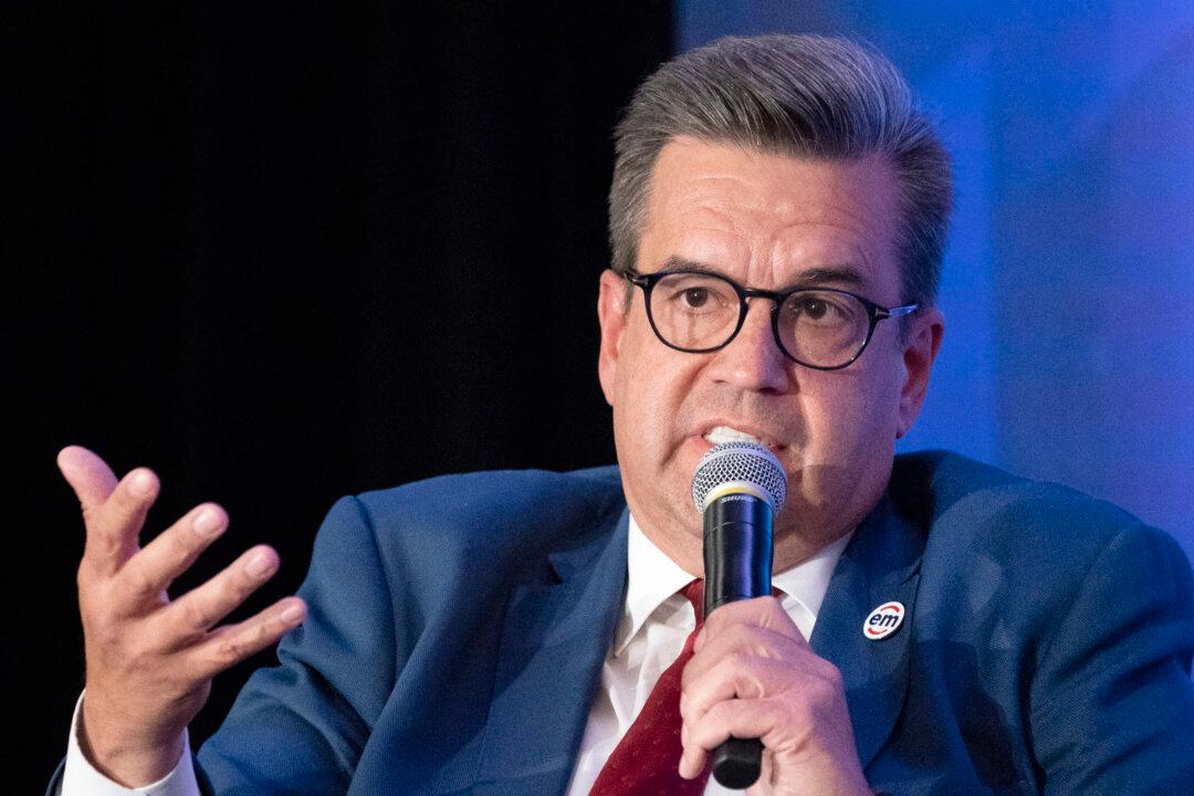 Former Montreal Mayor Denis Coderre Applies to Enter Quebec Liberal Leadership Race