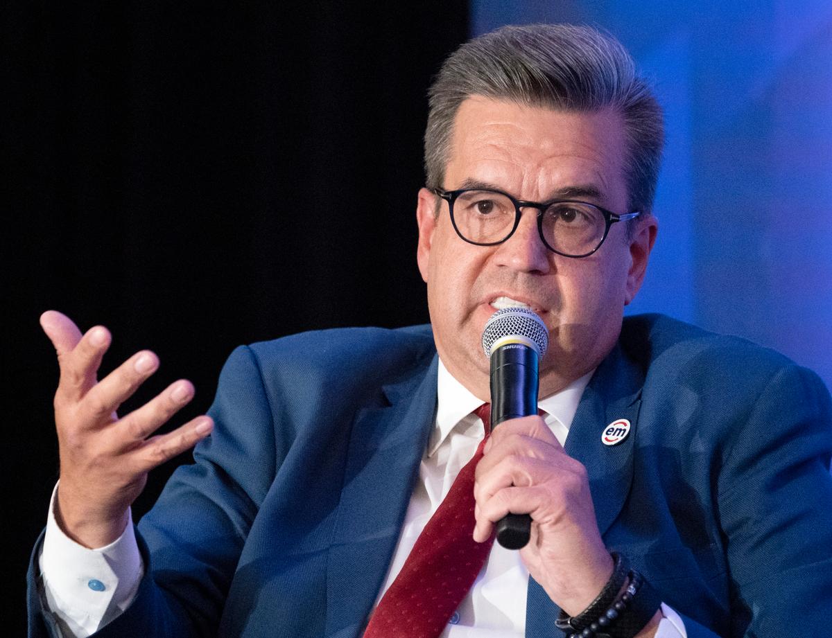 Former Montreal Mayor Denis Coderre Applies to Enter Quebec Liberal Leadership Race