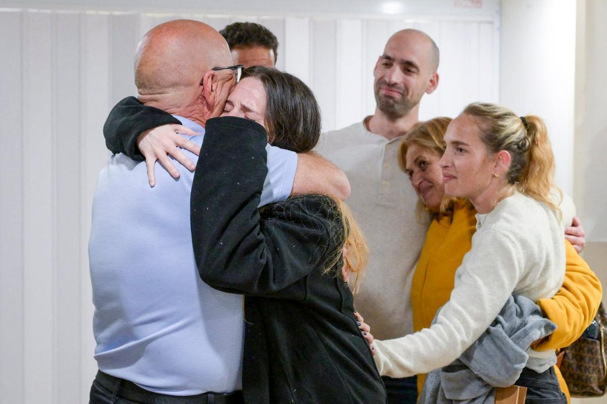 3 Hostages Released to Israel as Cease-Fire Begins With Hamas
