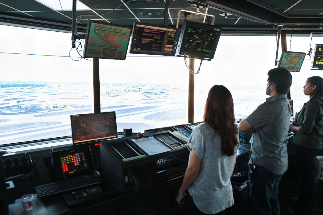 Duffy Announces Major Overhaul of America’s Air Traffic Control Systems