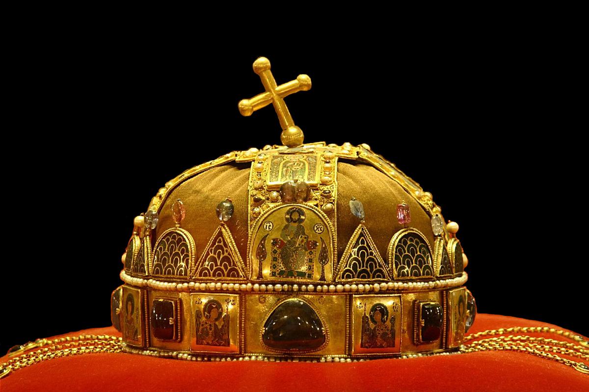 Americans, Hungarians, and the Sacred Crown of St. Stephen thumbnail