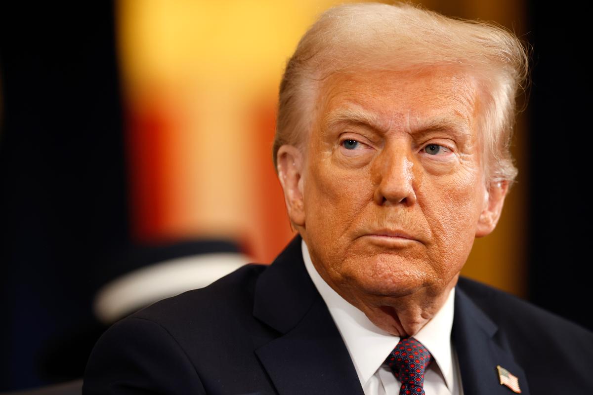 Trump Threatens Tariffs, Sanctions If Russia Doesn’t Accept Ukraine War Truce Deal