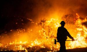 New California Fire Forces Thousands to Evacuate; Trump Sending 1,500 Troops to Southern Border