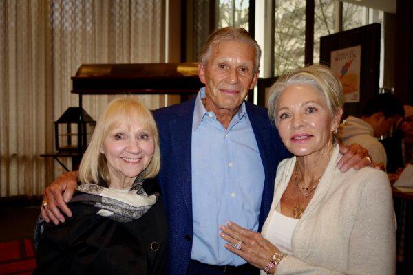 Larry Schlecht (C) enjoyed Shen Yun's matinee at the Keller Auditorium on Jan. 23, 2025. (Frank Zhang/The Epoch Times)