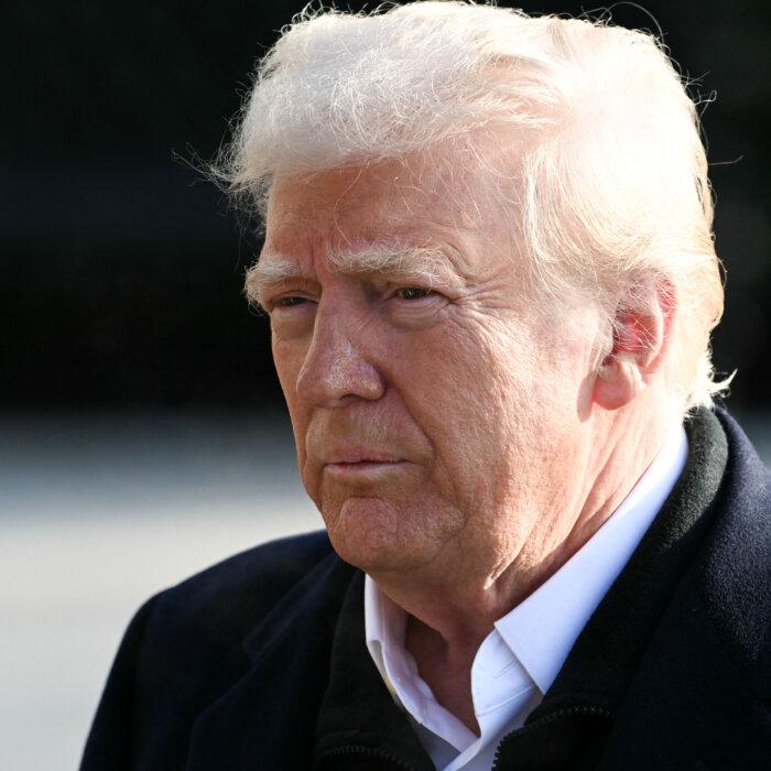 Trump Says US Will Impose 25 Percent Tariffs on Colombia After It Refuses Deportation Flights