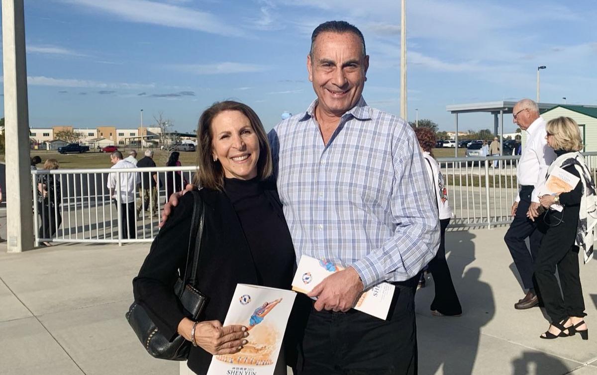 Shen Yun Sends a Wonderful Message to the World, Says Retired Executive