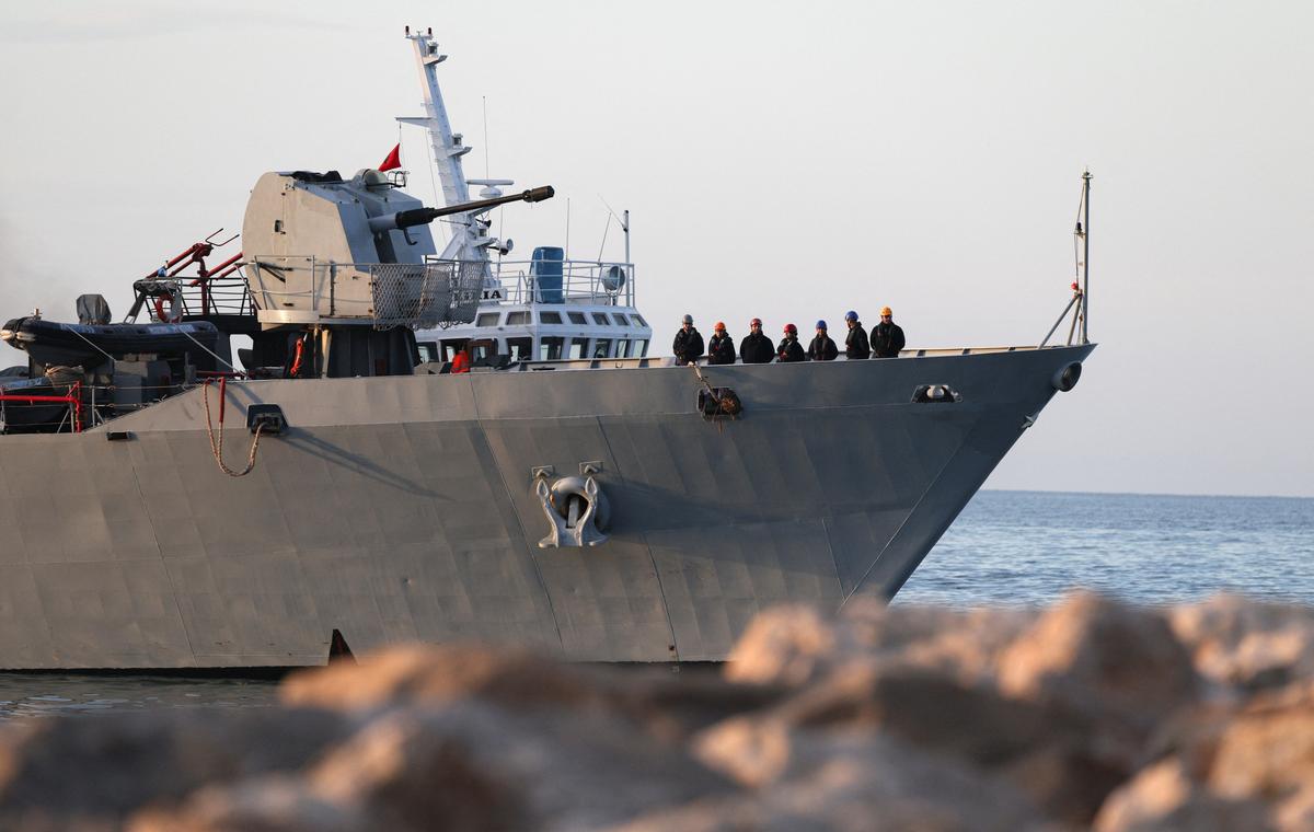 Italian Ship Docks in Albania as Rome Attempts to Push Ahead With Migrant Relocation Scheme