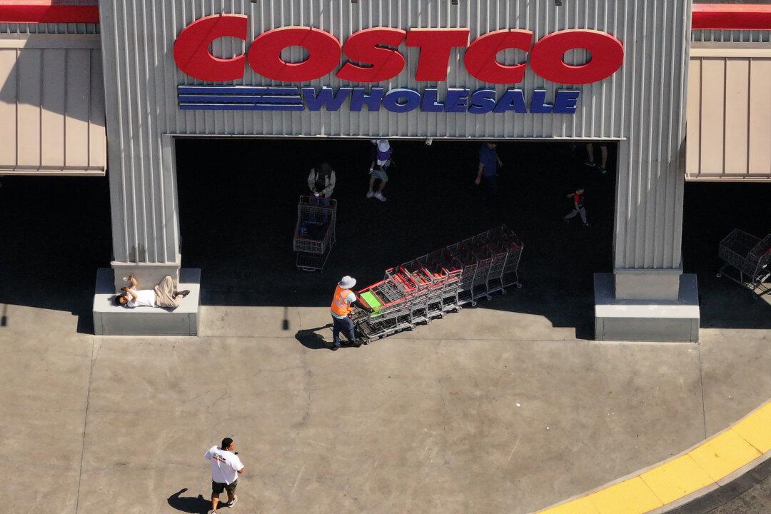 Costco Workers Prepare to Walk Off Job as Contract Deadline Looms