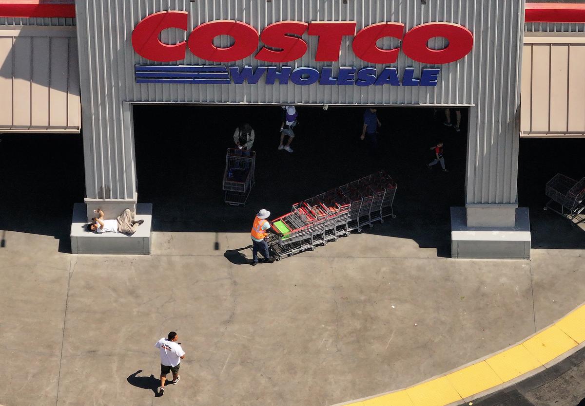 Costco Workers Prepare to Walk Off Job as Contract Deadline Looms