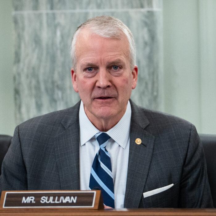 Bipartisan Senators Introduce Bill Seeking Sanctions Against Hong Kong Officials