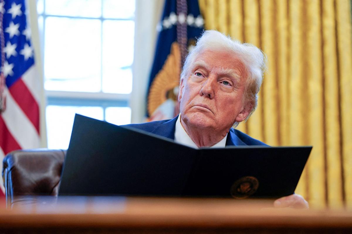 Trump Repeats 100 Percent Tariffs Warning Over De-dollarization