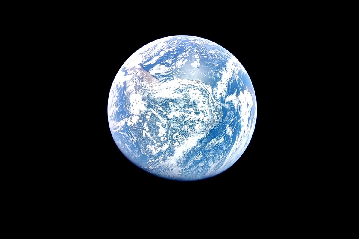 Private US Spacecraft Headed to the Moon Captures a Glorious View of Earth
