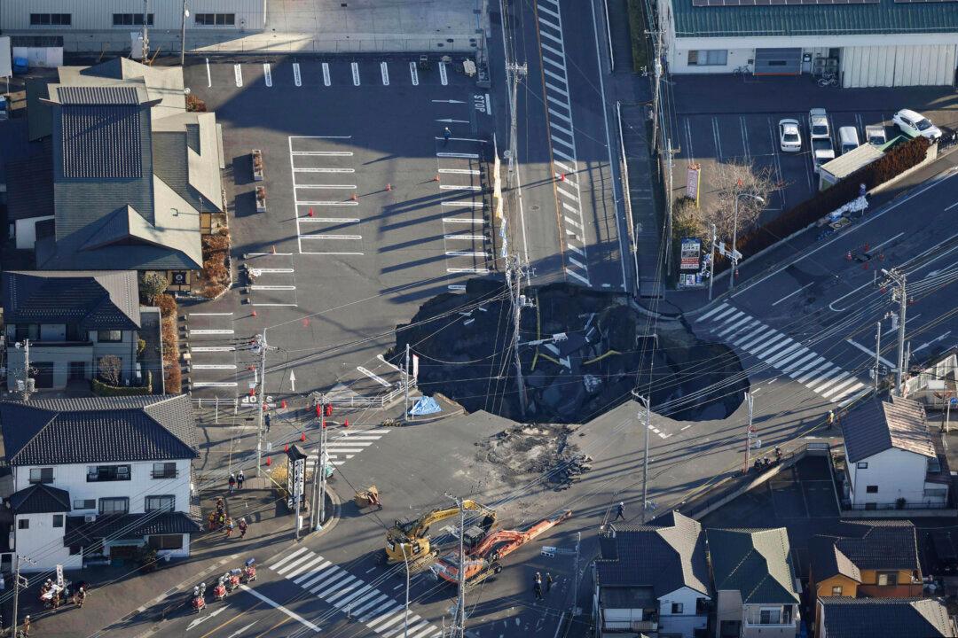 Japan Tries to Rescue Man Stuck in Sinkhole; Here’s What’s Going On