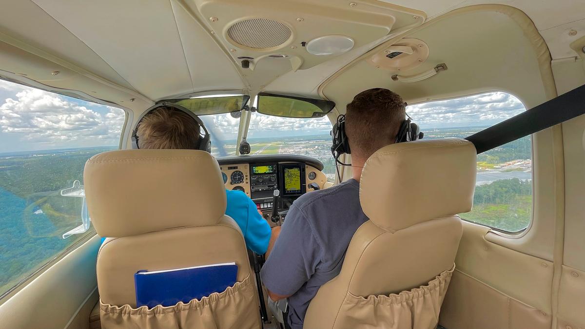 Crews in Midair Crash Included 2nd-Generation Pilot and Flight Attendant ‘Full of Life’