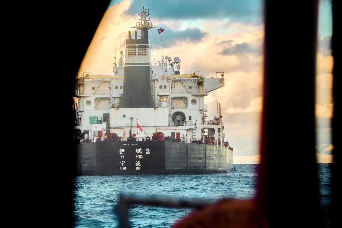 Vessels Linked to Cable Sabotage Return to China or Vanish From Tracking Systems