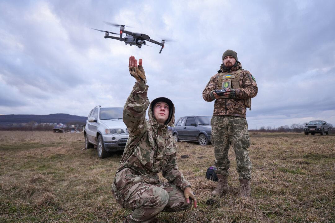 Decentralized Defense: How Ukraine’s Lean Military Outperforms Expectations