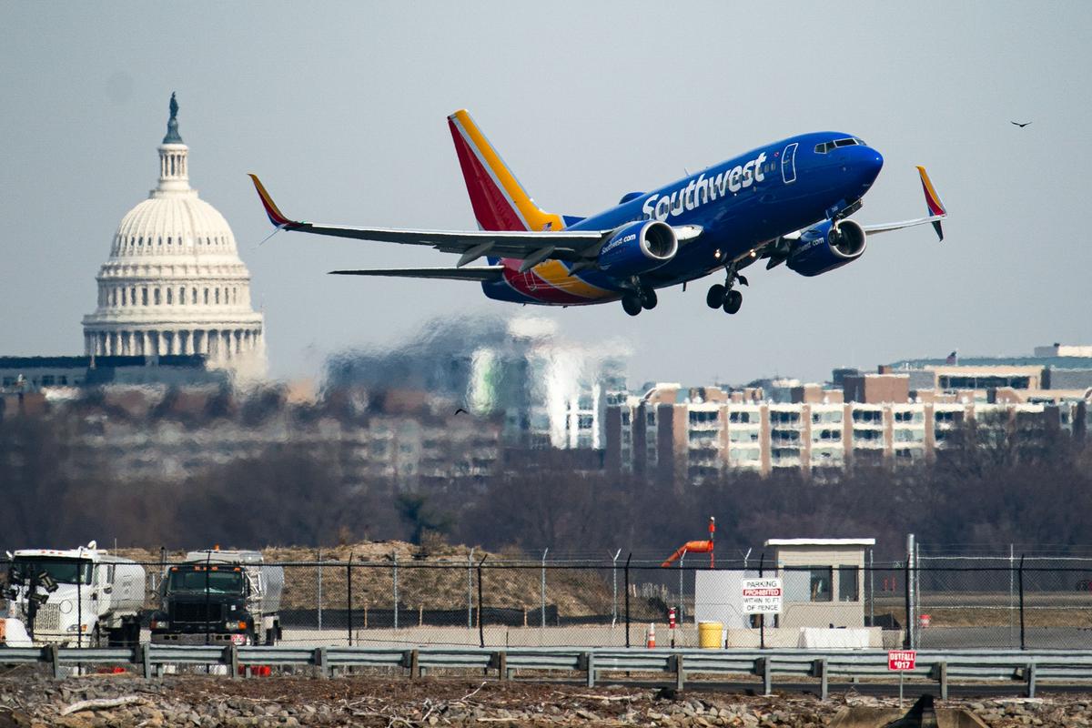 Residual Flight Delays Expected Sunday From Critical FAA Warning System Outage
