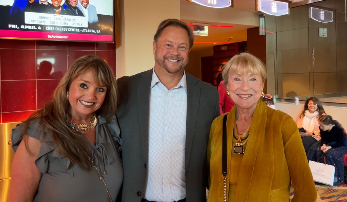 Company Director Says Shen Yun Is ‘Intricate and Amazing’