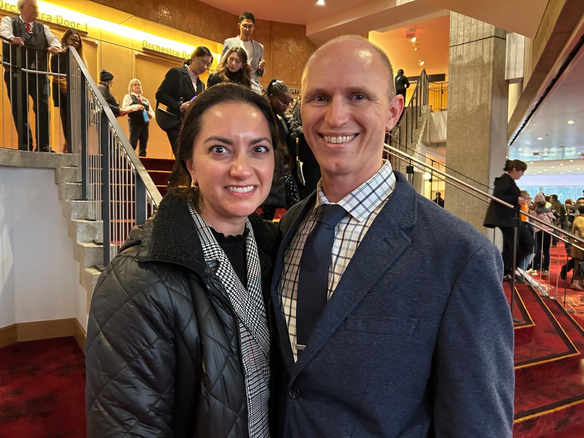 Physician Presents Shen Yun as Wife’s Birthday Gift