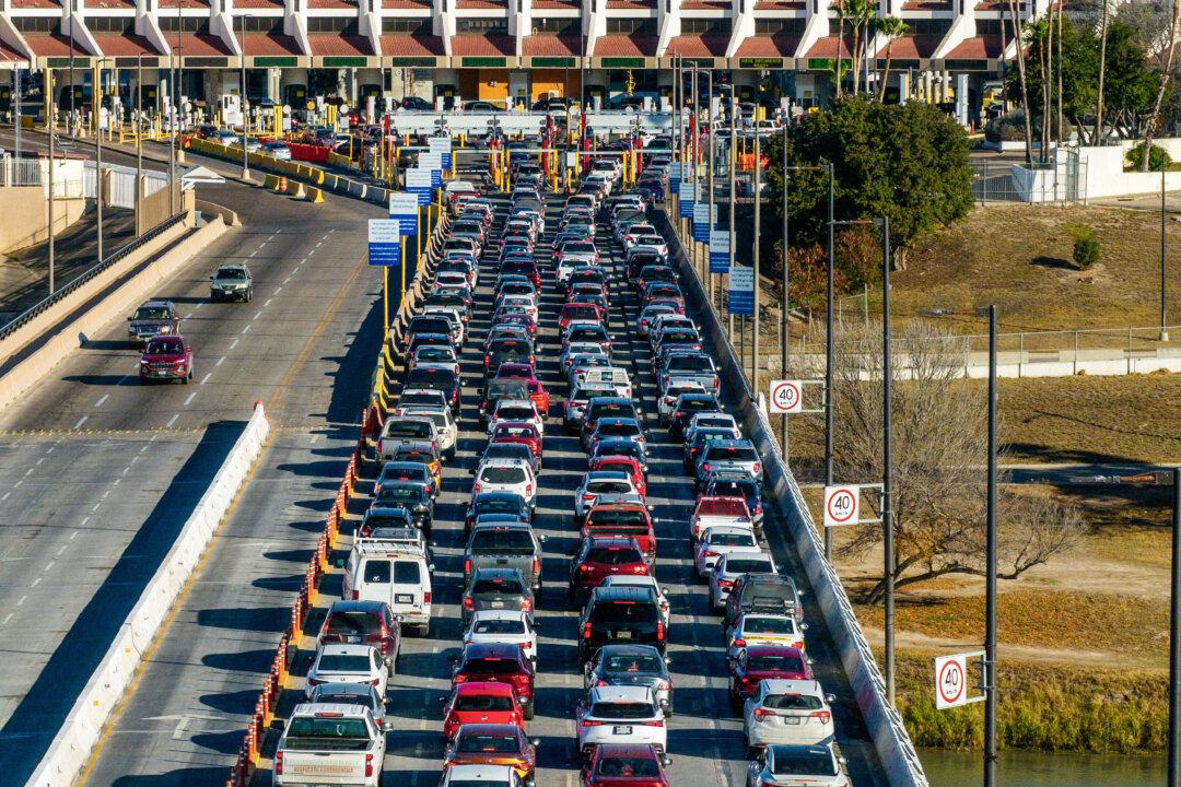 Trump Says He'll Speak to Canada, Mexico This Morning