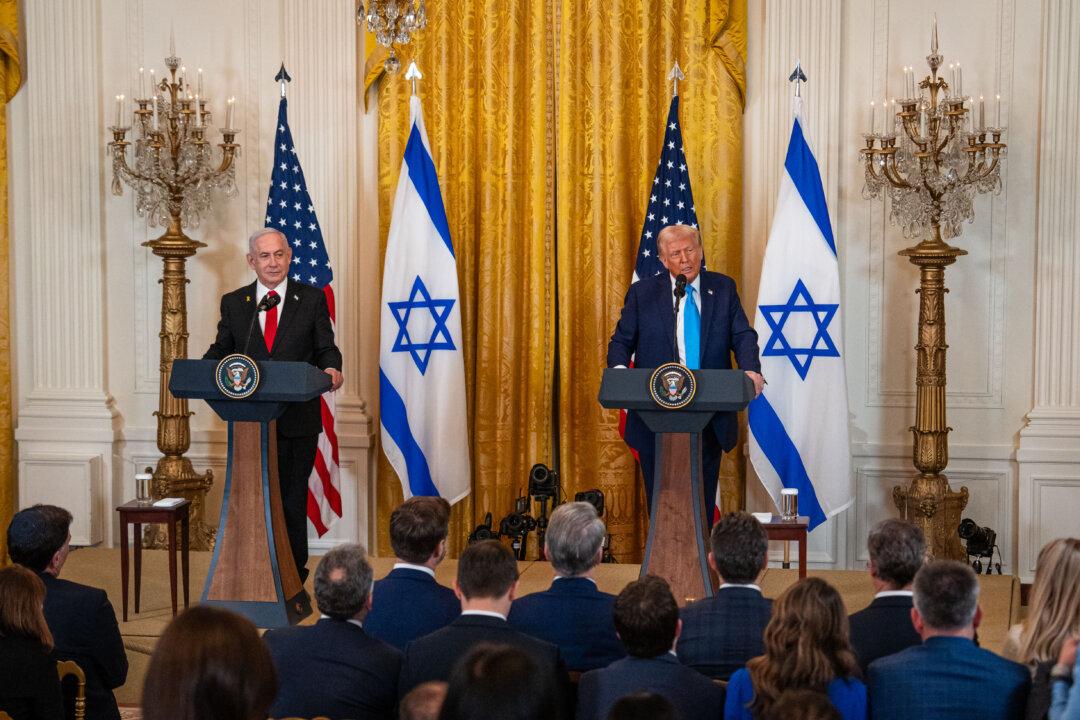 News Brief: World Reacts to Trump’s Gaza Plan; 2nd Judge Halts Birthright Citizenship Order