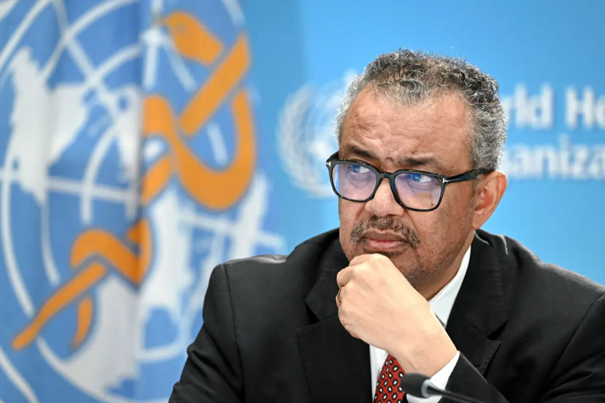 2023年4月6日,世界衛生組織總幹事譚德塞(Tedros Adhanom Ghebreyesus)在日內瓦出席世界衛生組織成立75周年新聞發布會。(Fabrice Coffrini/AFP via Getty Images)