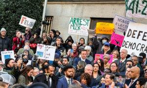 Democrats Try to Enter Treasury Building Over DOGE Access