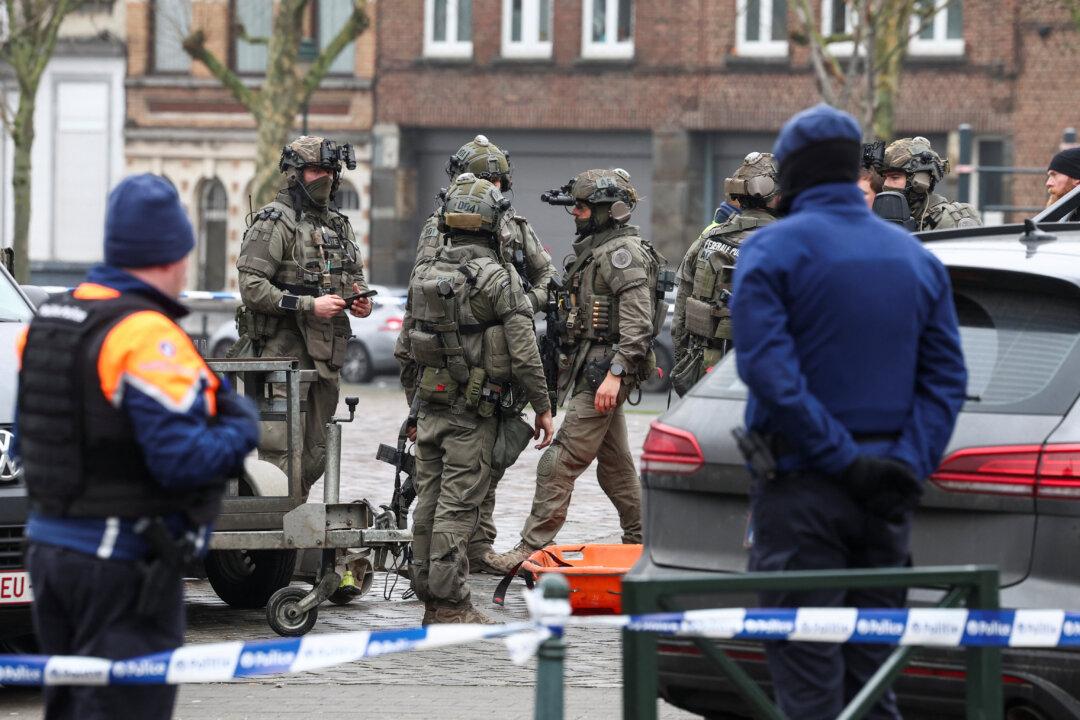 Belgian Police Hunting 2 Suspects After Brussels Metro Shooting