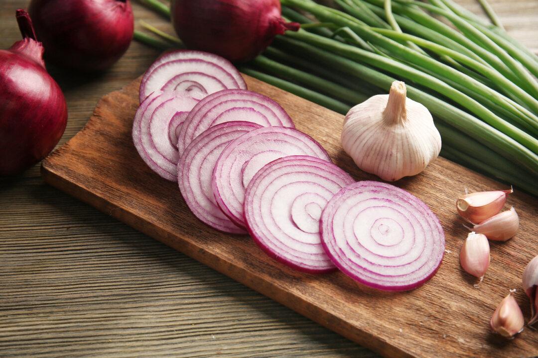 Garlic and Onions Are Toxic to Dogs