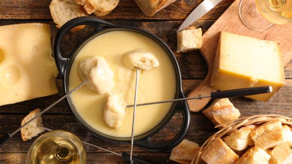 Warm up Winter With a Fun and Easy Cheese, Chocolate, or Crabmeat Fondue