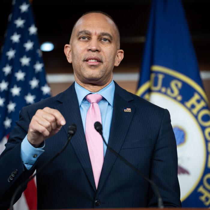 Hakeem Jeffries to Lead Bipartisan Delegation to Denmark to Discuss Greenland