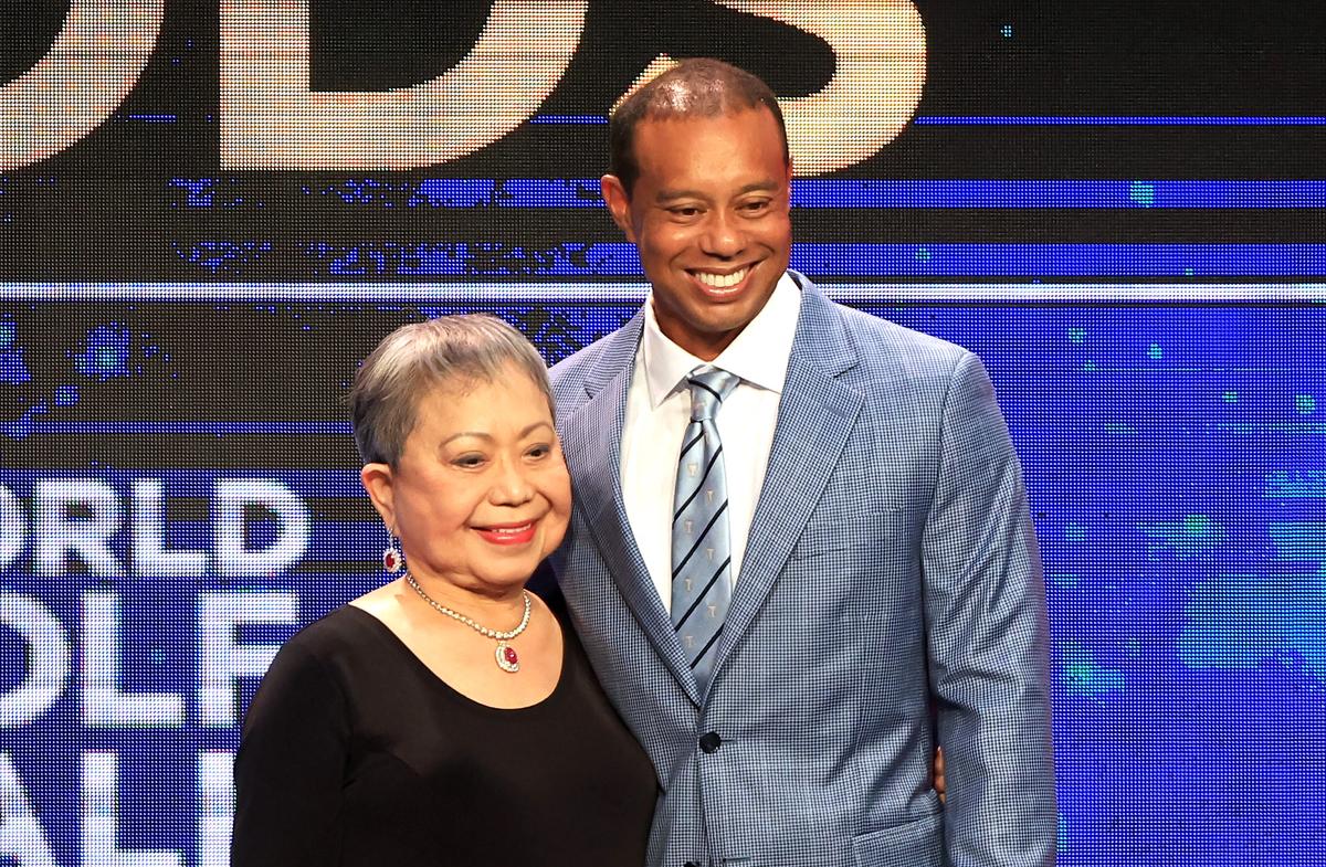 Tiger Woods Says His Mother Has Died
